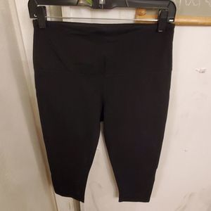 Lysse black capri length artistic workout leggings size medium‎